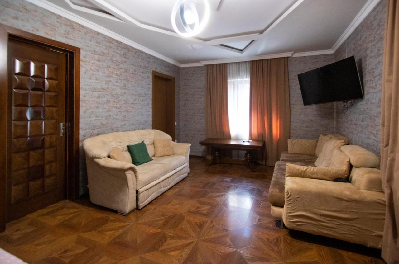 Hotel Smile كوبوليتي المظهر الخارجي الصورة