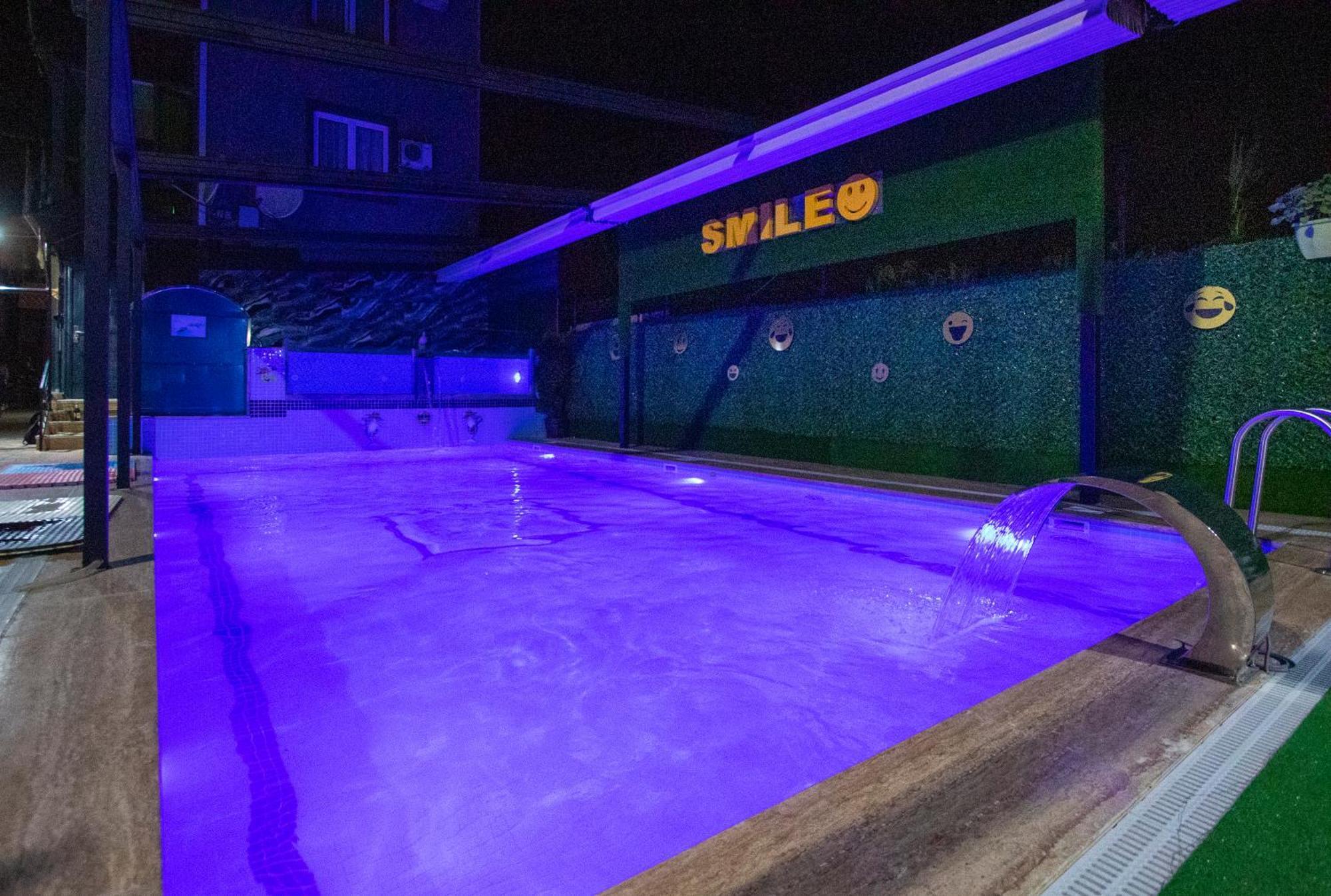 Hotel Smile كوبوليتي المظهر الخارجي الصورة