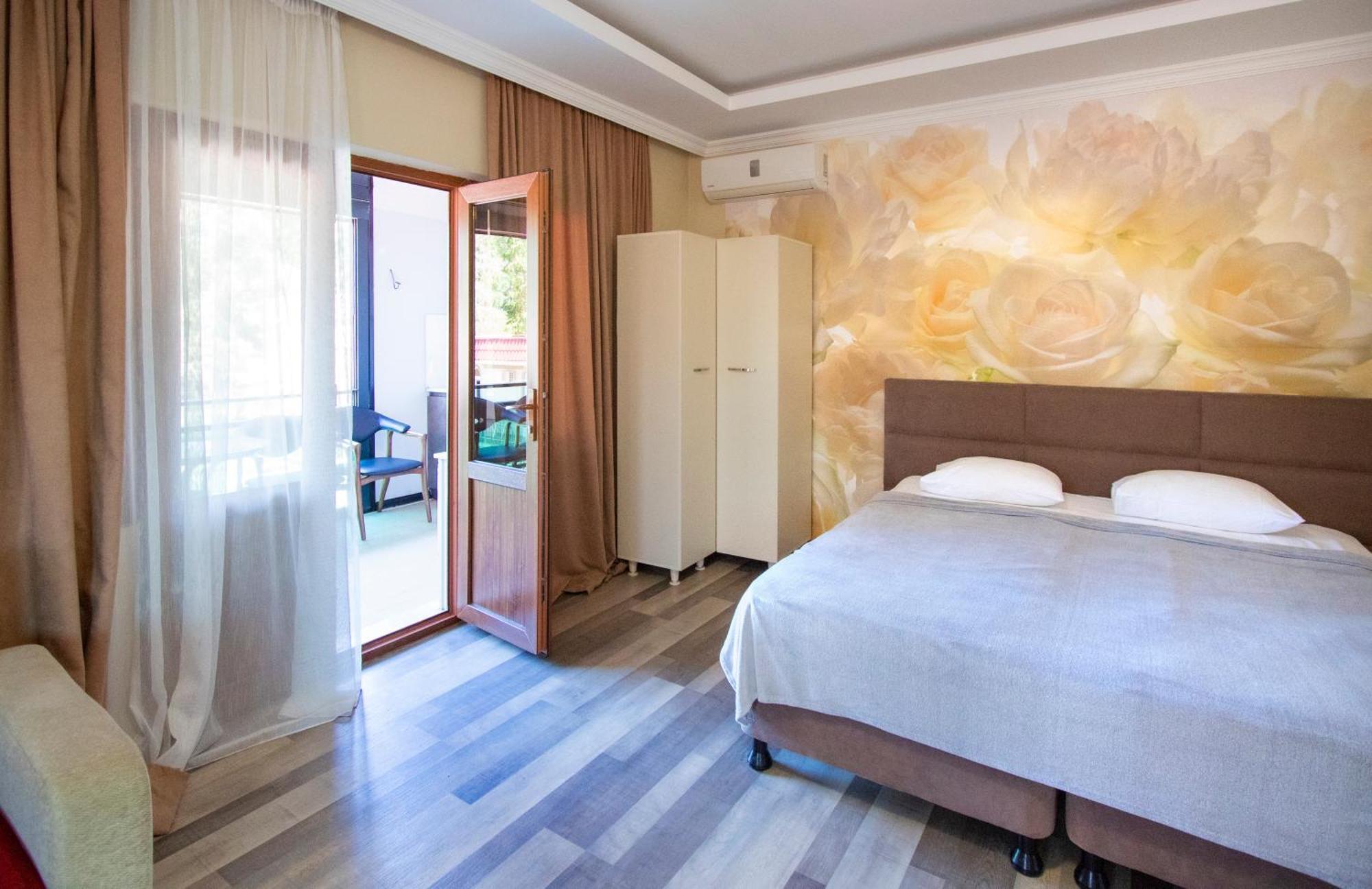 Hotel Smile كوبوليتي المظهر الخارجي الصورة