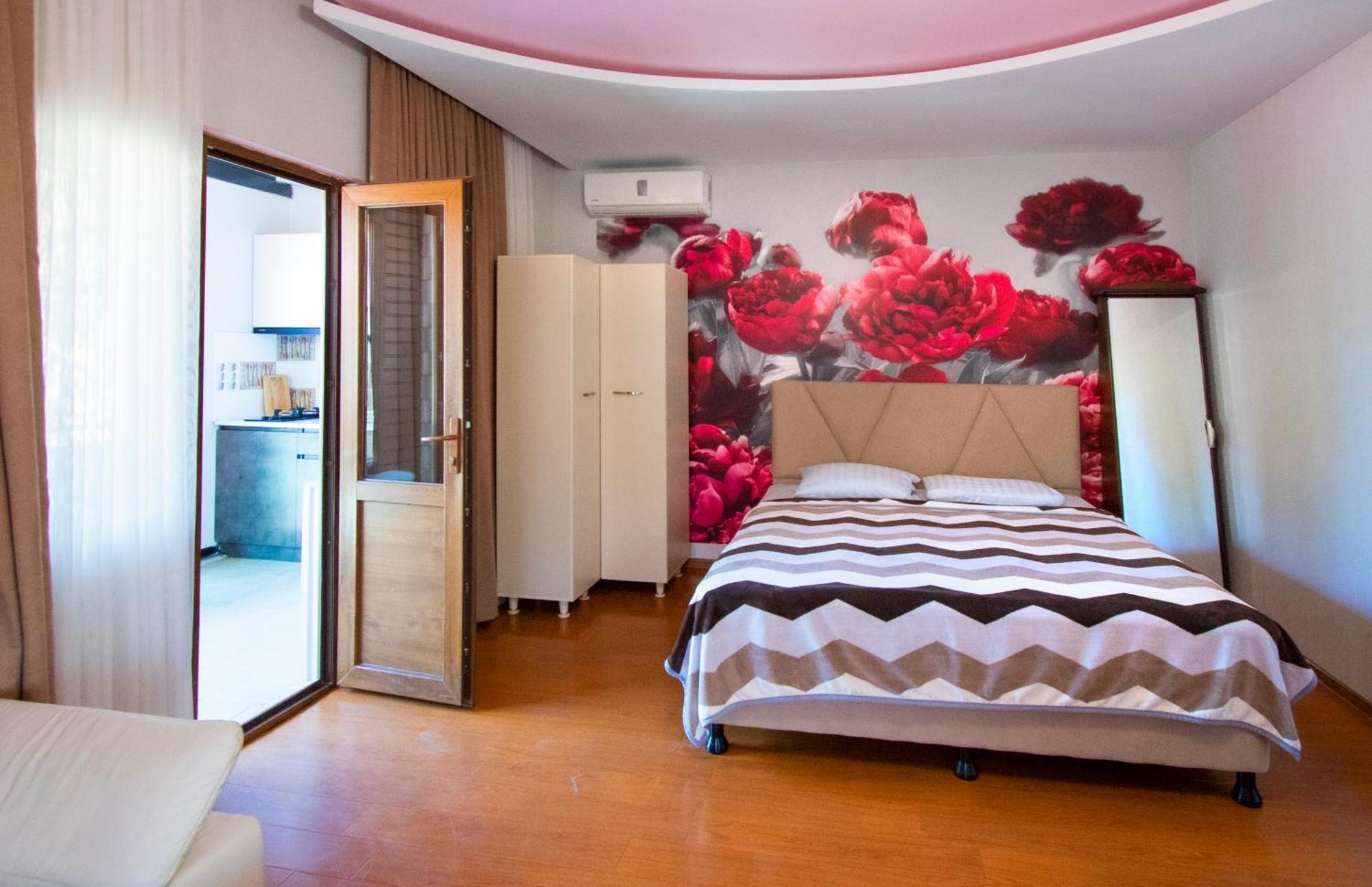 Hotel Smile كوبوليتي المظهر الخارجي الصورة